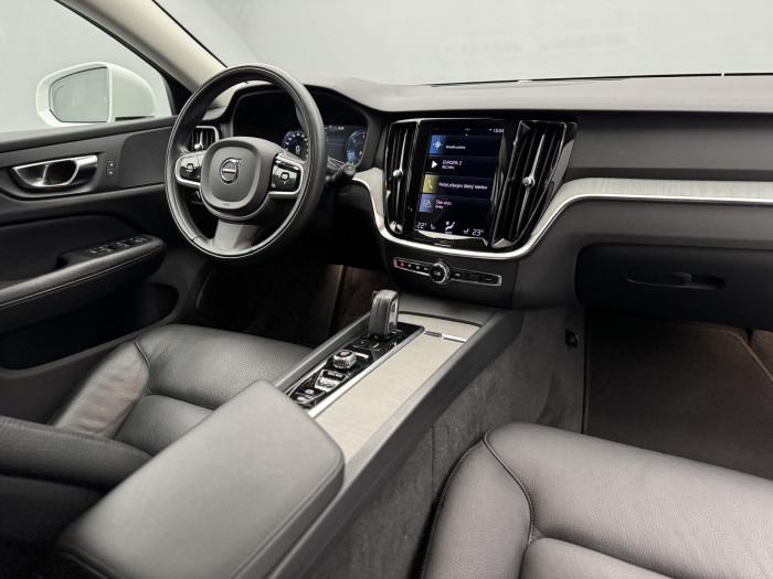 Volvo V60 CC B4 AWD MOMENTUM AUT 2.0 CC CC Momentum