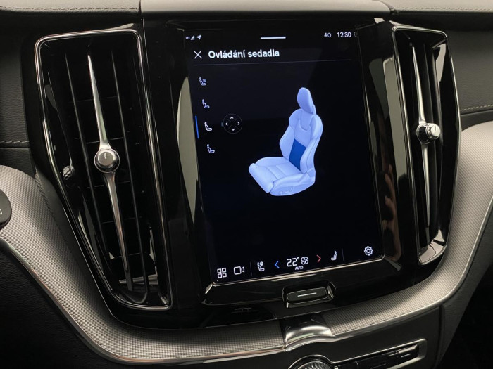 Volvo XC60 T6 AWD RECHARGE REZERVACE
