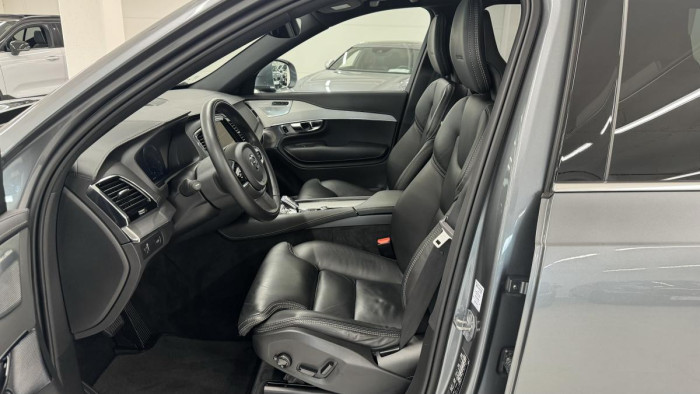 Volvo XC90 B5 AWD INSCRIPTION REZERVACE