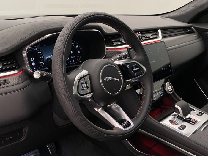 Jaguar F-Pace SVR 575 EDITION REZERVACE 5.0 Edition