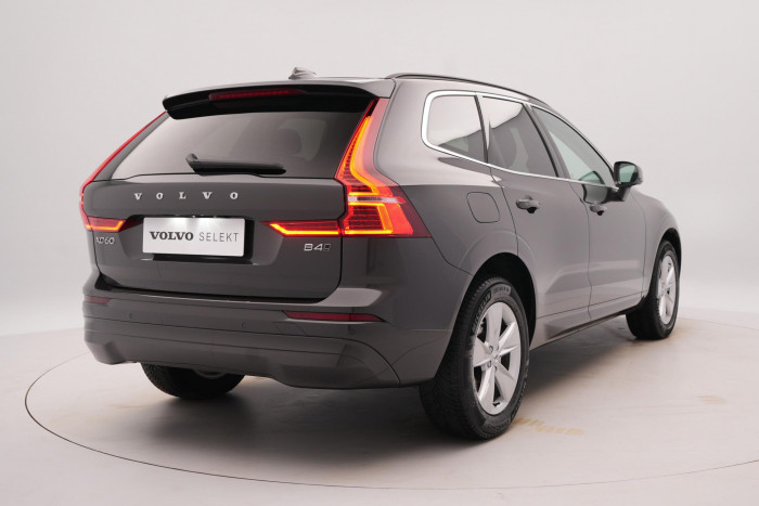 Volvo XC60 B4 AWD CORE 1.maj CZ