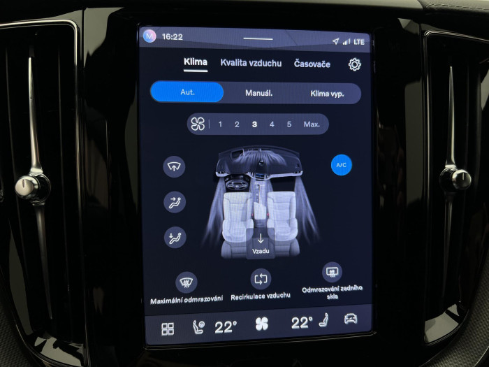 Volvo XC60 B5 AWD ULTRA BLACK REZERVACE