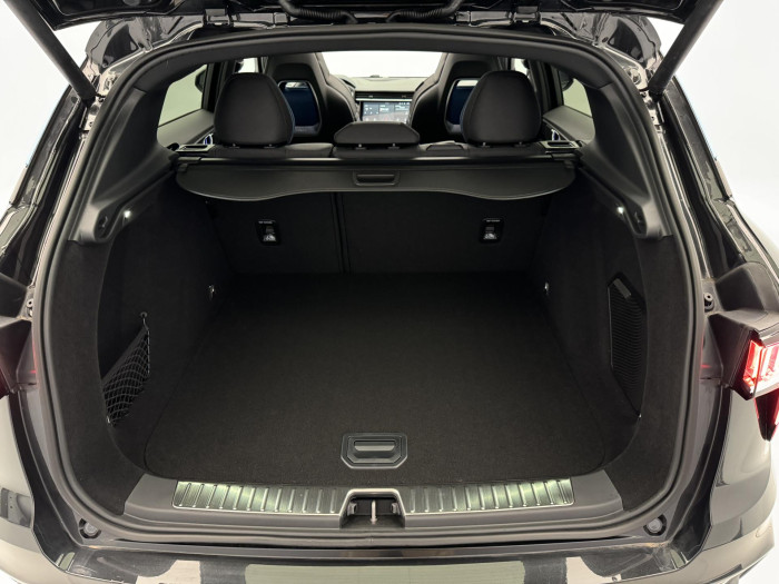 Lynk & Co 01 PHEV DCT AUT 1.maj