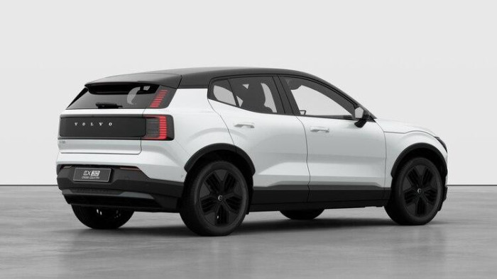 Volvo EX30 CC PURE ELECTRIC TWIN MOTOR CC CC