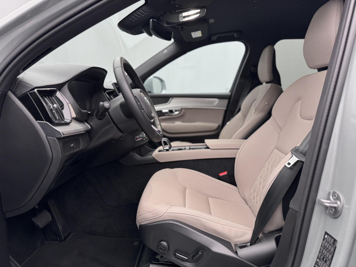 Volvo XC90 B5 AWD CORE AUT CZ 1.maj