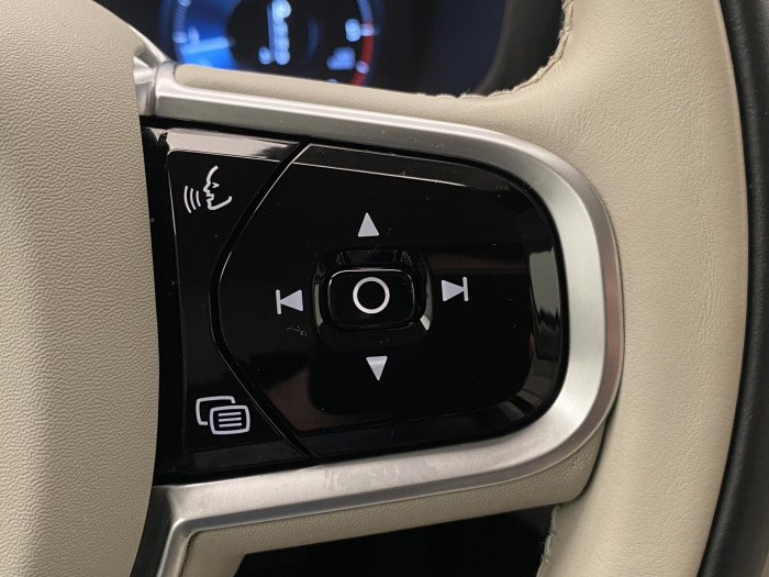 Volvo V60 CC D4 AWD MOMENTUM AUT CZ 2.0 d CC CC Momentum