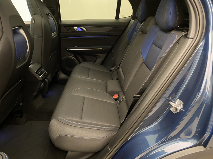 Lynk & Co 01 PHEV DCT AUT 1.maj REZERVACE