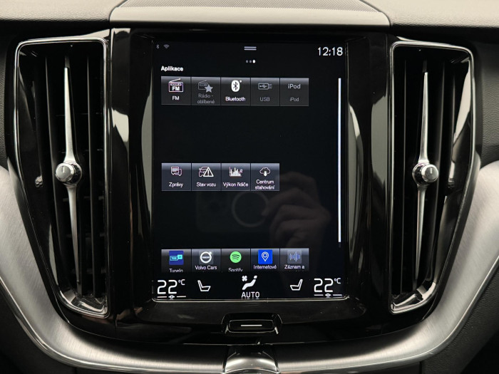 Volvo XC60 B4 AWD PLUS DARK AUT CZ