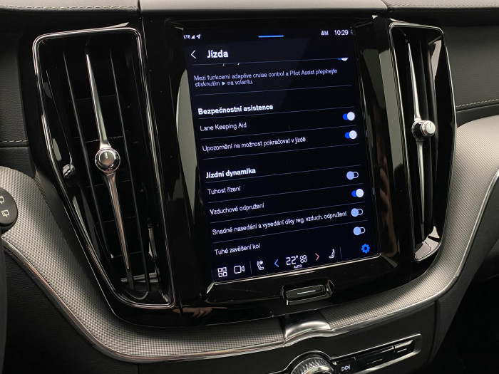 Volvo XC60 B5 AWD R-DESIGN AUT