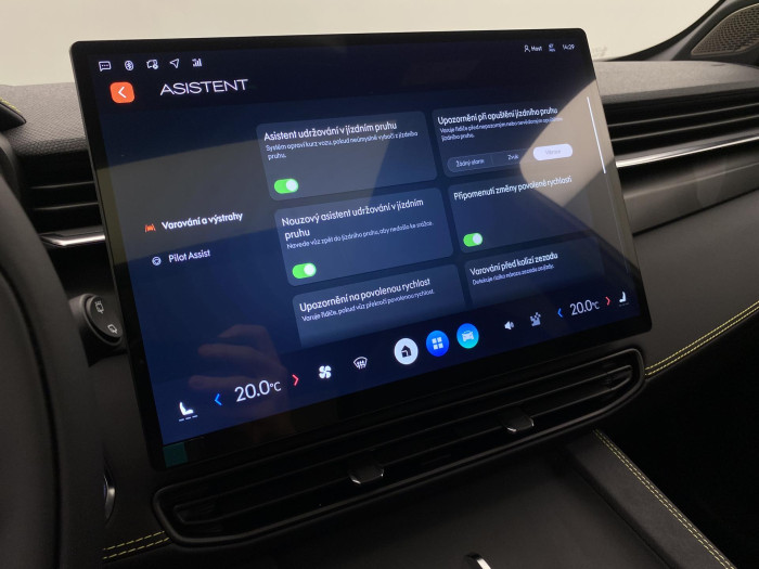 Lynk & Co 01 01 MORE PHEV DEMO