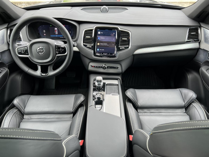Volvo XC90 B5 AWD DARK ULT. 7MÍSTNÁ Aut