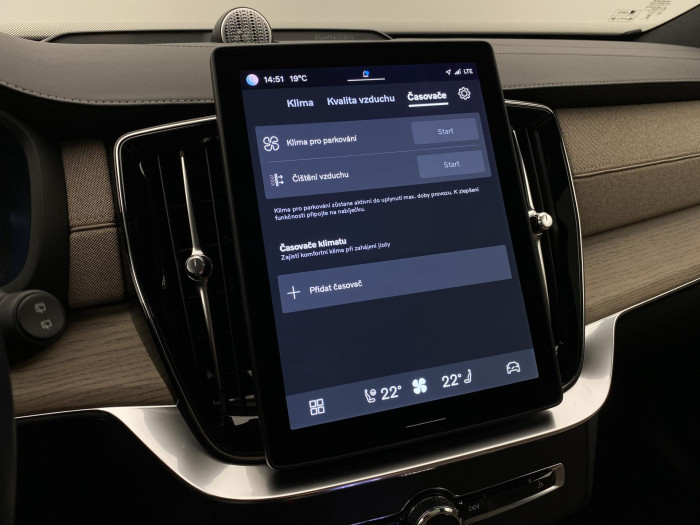 Volvo XC90 T8 AWD RECHARGE REZERVACE