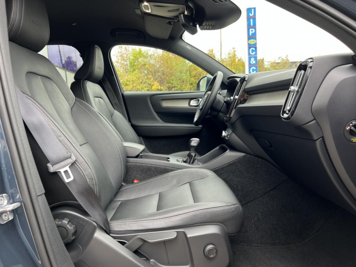 Volvo XC40 D3 INSCRIPTION 1.maj REZERVACE 2.0 d