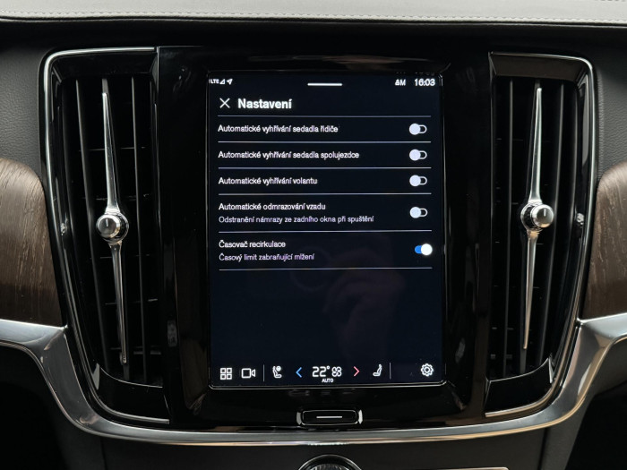 Volvo V90 B6 AWD ULTIMATE REZERVACE