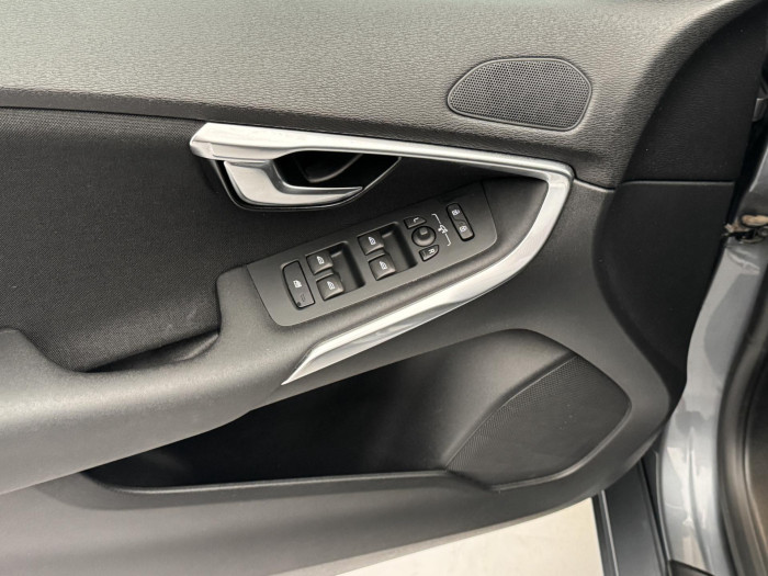 Volvo V40 D3 MOMENTUM 2.0 d Momentum