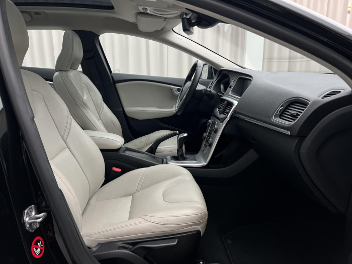 Volvo V40 D2 INSCRIPTION 2.0 d