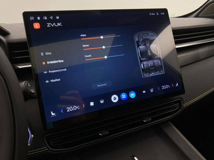 Lynk & Co 01 01 MORE PHEV DEMO