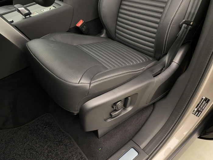 Land Rover Discovery D250 Dynamic SE REZERVACE 3.0 d Dynamic SE