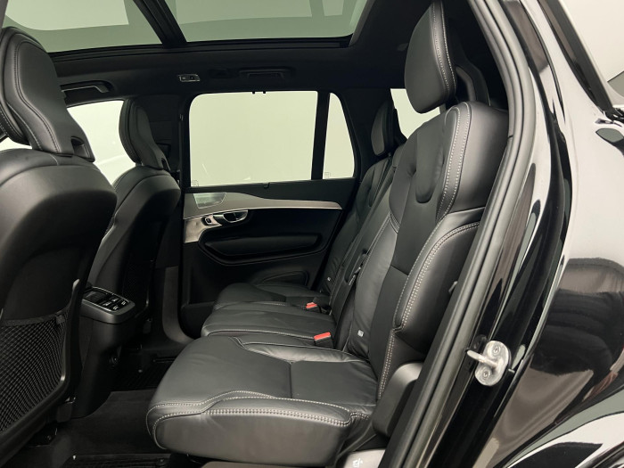 Volvo XC90 B5 AWD R-DESIGN 7MÍSTNÁ AUT