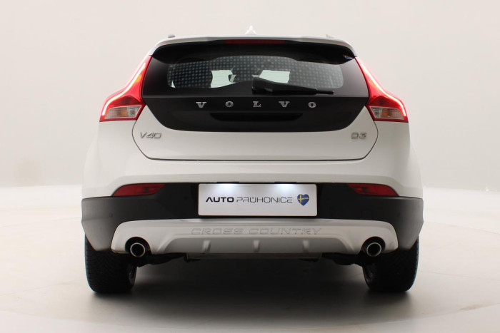 Volvo V40 CC D3 MOMENTUM REZERVACE 2.0 d CC CC Momentum