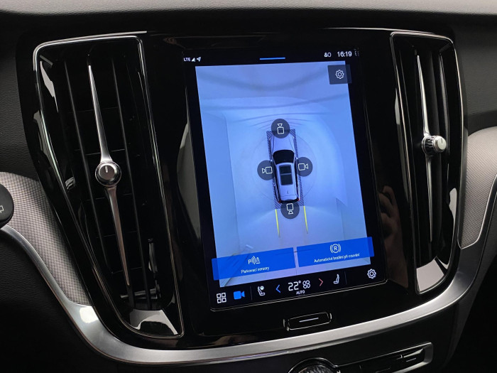 Volvo V60 B4 DARK PLUS AUT CZ