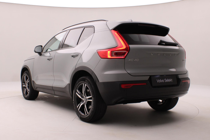 Volvo XC40 B3 DARK PLUS AUT CZ