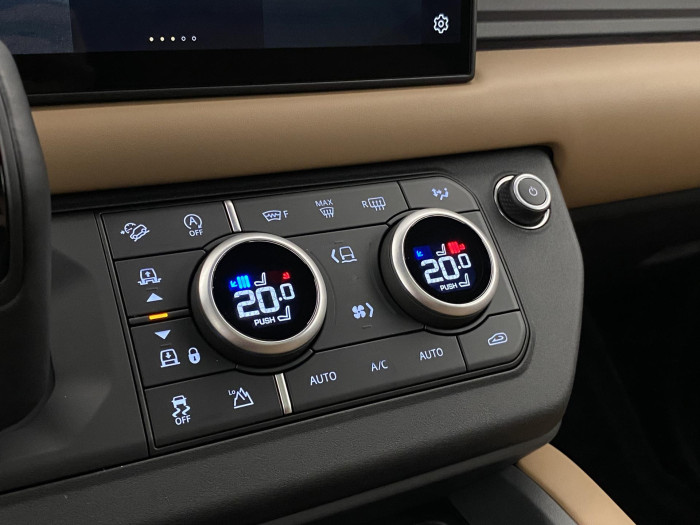 Land Rover Defender 110 D300 X-DYNAMIC HSE AWD AUT 3.0 d Dynamic