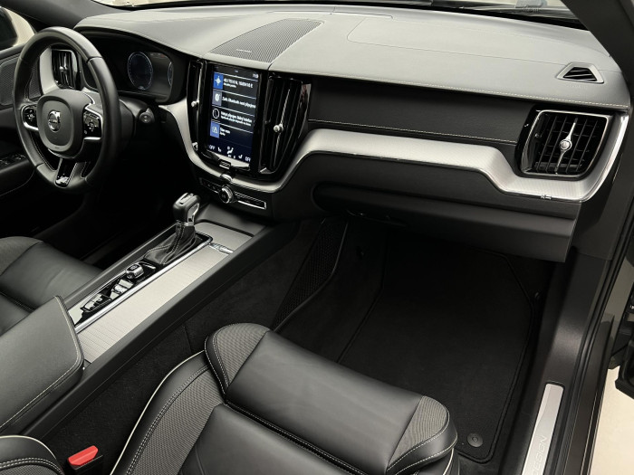 Volvo XC60 T4 R-DESIGN AUT