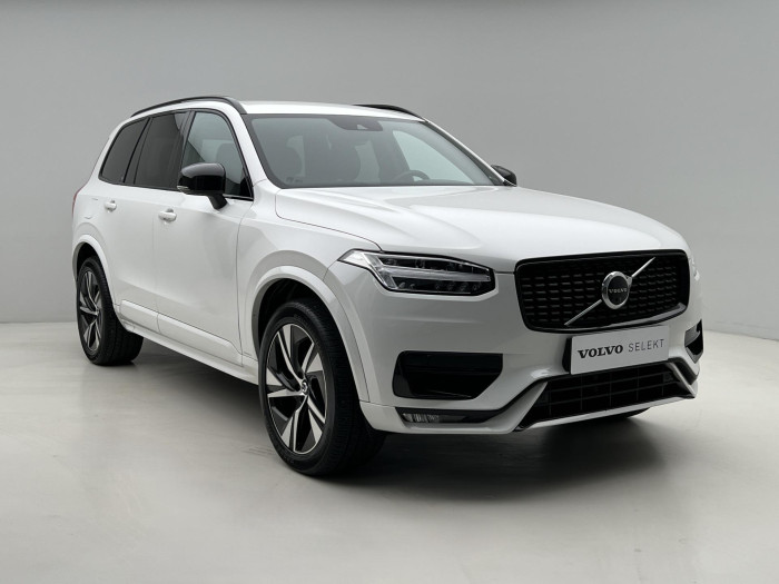 Volvo XC90 B6 AWD R-DESIGN AUT REZERVACE