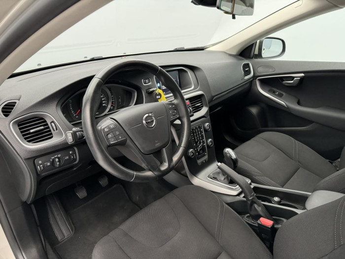 Volvo V40 D2 KINETIC NAVIGACE 2.0 d