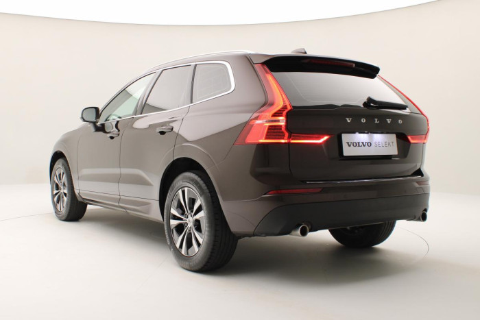 Volvo XC60 B4 MOMENTUM PRO AUT REZERVACE 2.0 Momentum
