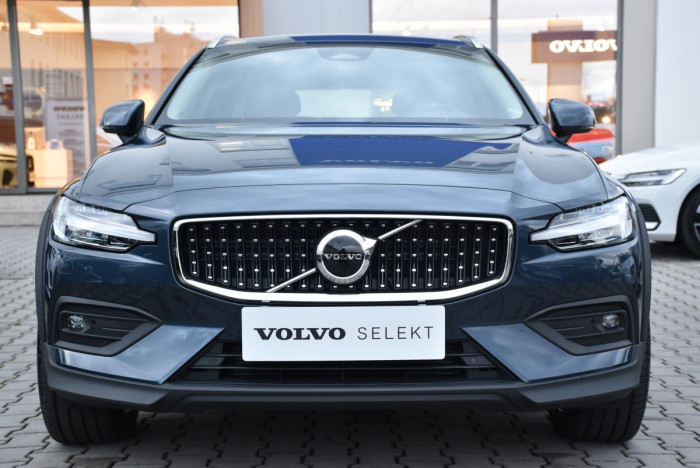 Volvo V60 CROSS COUNTRY B4 REZERVACE