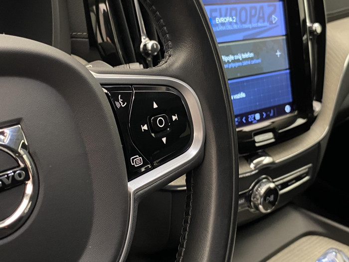 Volvo XC60 B4 AWD INSCRIPTION AUT CZ