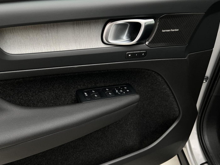 Volvo XC40 B4 PLUS BRIGHT AUT CZ