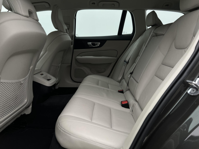 Volvo V60 B4 INSCRIPTION AUT 1.maj.