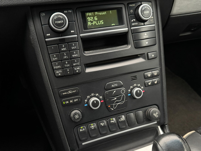 Volvo XC90 D5 AWD SUMMUM AUT 7 míst CZ 2.4 d Summum