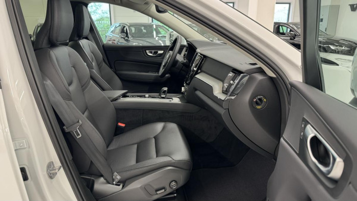 Volvo XC60 T6 AWD RECHARGE  AUT REZERVACE