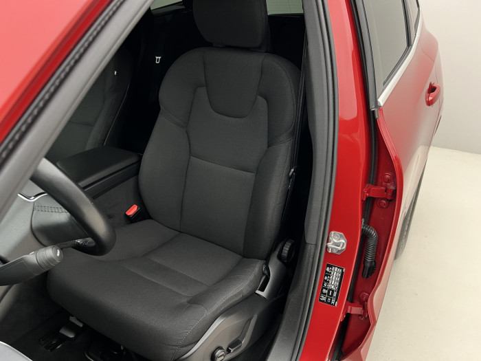 Volvo XC60 B4 AWD MOMENTUM AUT CZ 2.0 Momentum