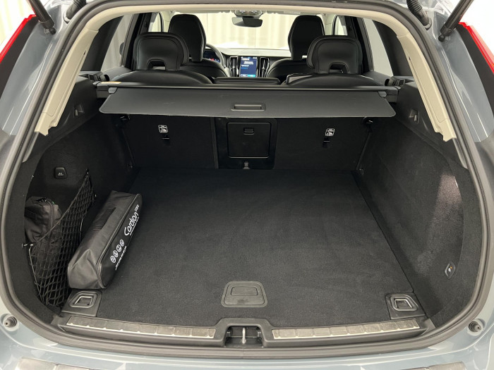 Volvo XC60 B4 AWD PLUS DARK AUT 1.maj.