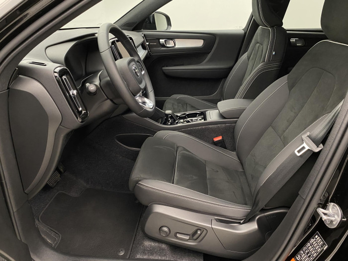 Volvo XC40 B4 PLUS BLACK EDITION AUT CZ