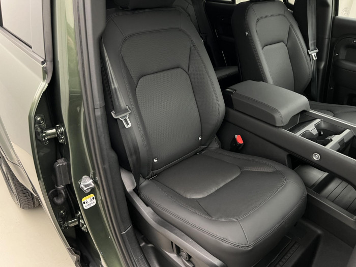 Land Rover Defender 110 D250 X-DYNAMIC SE AWD Aut 3.0 d Dynamic SE