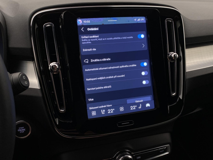 Volvo XC40 B3 DARK PLUS AUT CZ