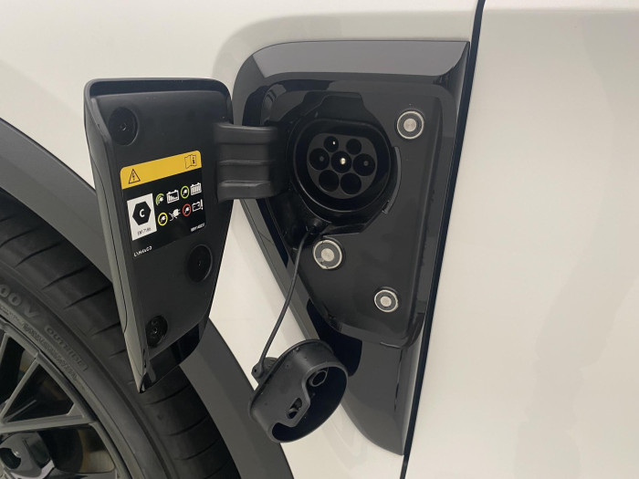 Lynk & Co 01 01 MORE PHEV