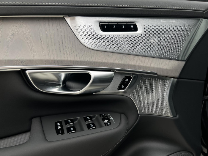 Volvo XC90 T8 AWD RECHARGE DARK ULTRA AUT