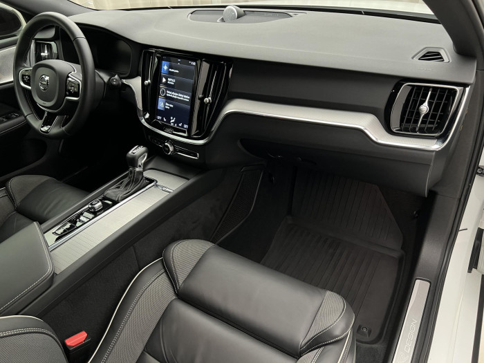 Volvo V60 D3 AWD R-DESIGN AUT 2.0 d