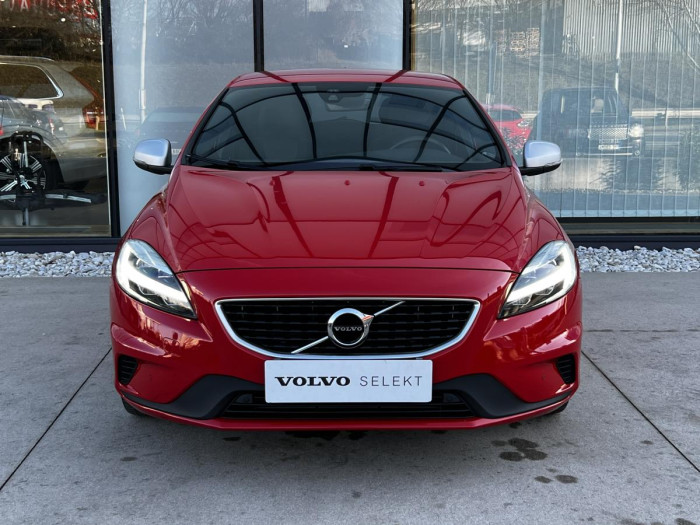 Volvo V40 T2 R-DESIGN 1.maj.