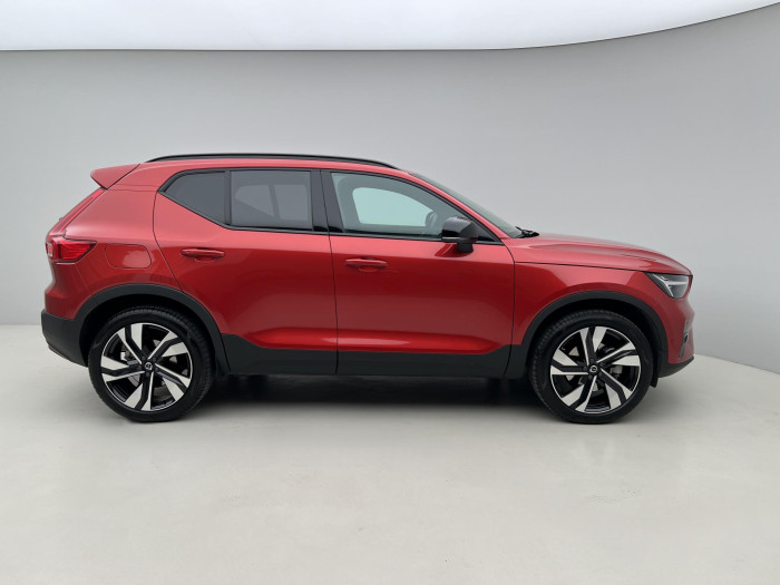 Volvo XC40 B3 ULTRA DARK AUT CZ 1.maj.