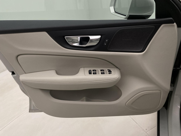 Volvo V60 D3 MOMENTUM PRO REZERVACE 2.0 d Momentum