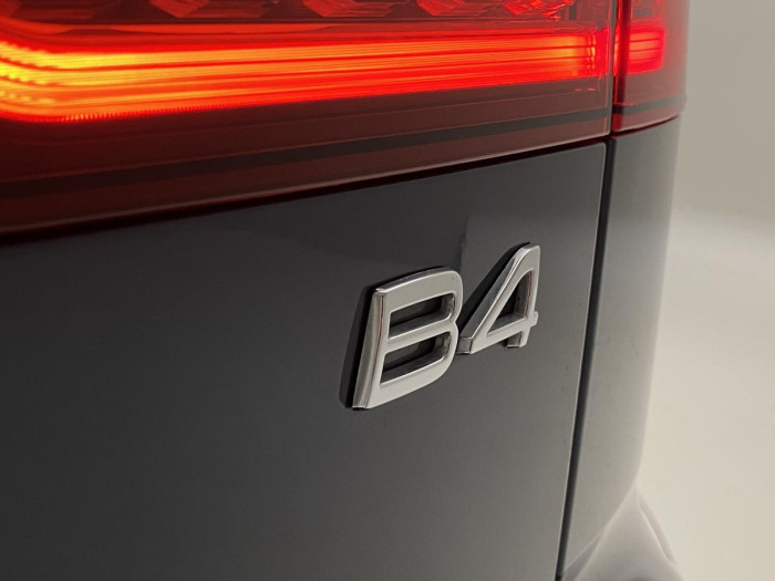 Volvo V60 B4 MOMENTUM REZERVACE 2.0 Momentum