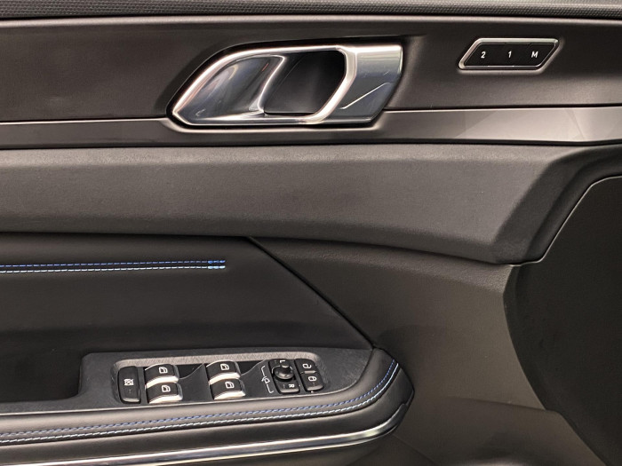 Lynk & Co 01 MORE PHEV